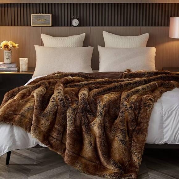 ๐ PB Style Faux Fur Throw Rabbit Bed Spread Luxury High End Hotel Brown Resort - Picture 4 of 4